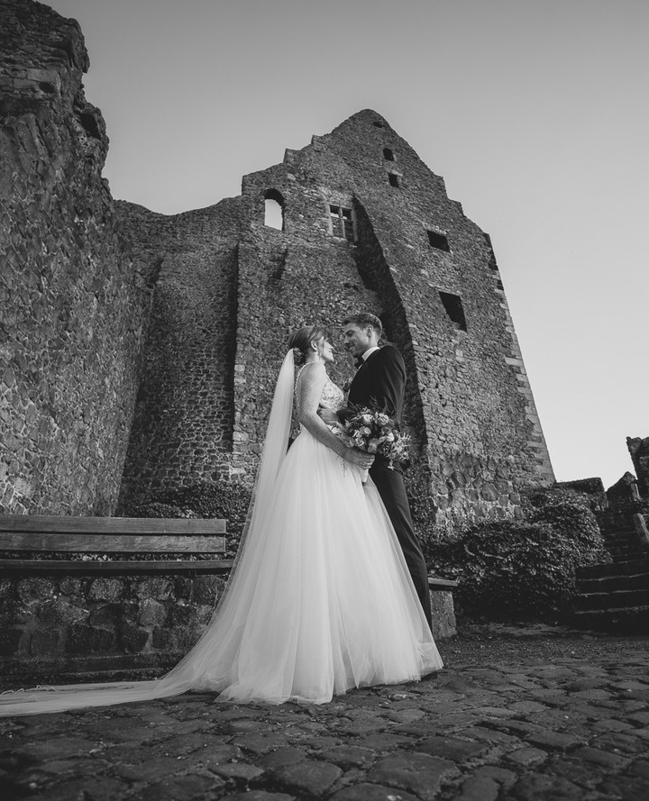 Burg Gleiberg. Einfach eine tolle Hochzeitslocation!
.
.
.
.
.
#wedding #hochzeit #love #liebe #cute #instagood #flower #hochzeitsblumen #sommerhochzeit #flowerpower #instabräute #instabride #decoration #party #beauty #weddingphotography #hochzeitsfotograf #wetzlar #giessen #gießen #frankfurt #siegen #marburg #herborn #hessen